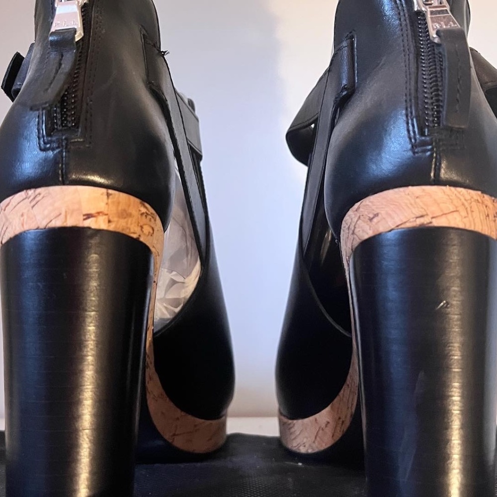Heels - Picture 4 of 4